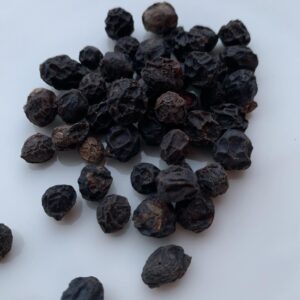 sleedoorn bessen voor spirituele doeleinden, ook wel bekend als blackthorn berries